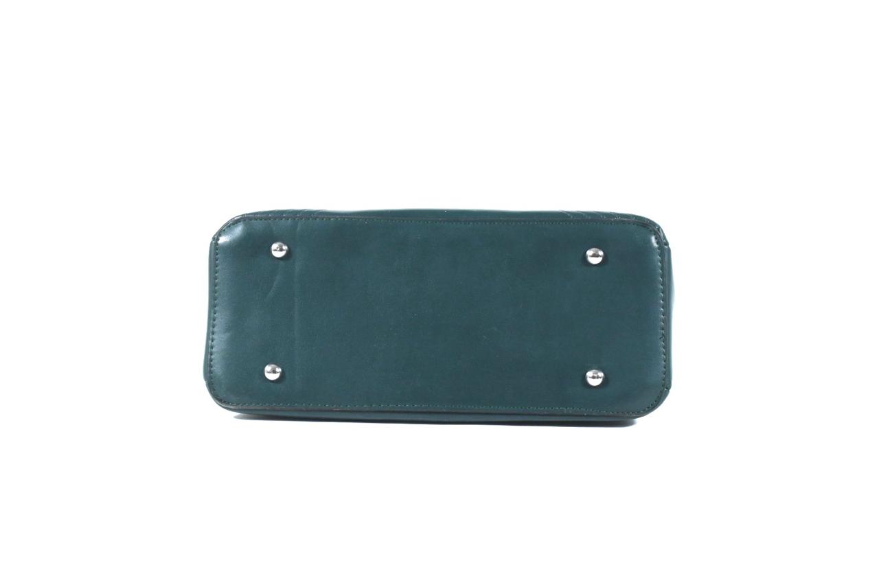 product-grid-gallery-item